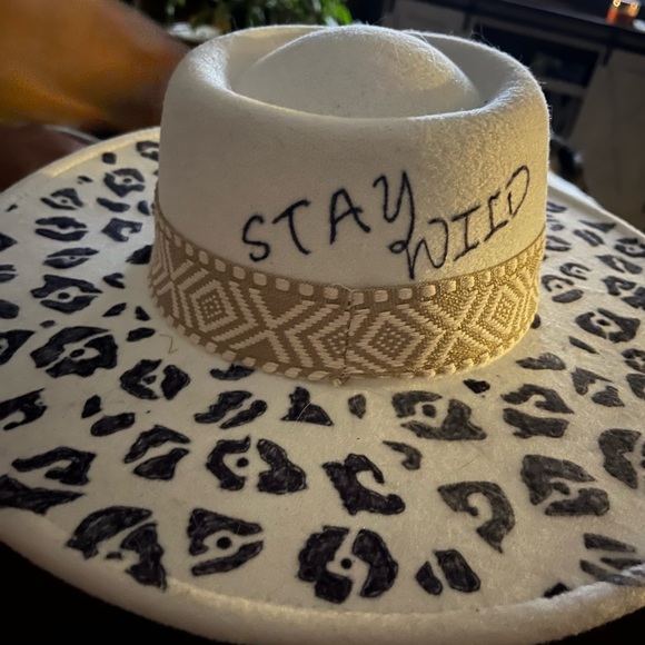Custom drawn hat - Picture 2 of 2
